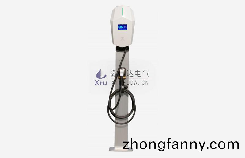 C30係列-7KW智能(neng)交(jiao)流立柱式(shi)充電樁【鑫富達充電】